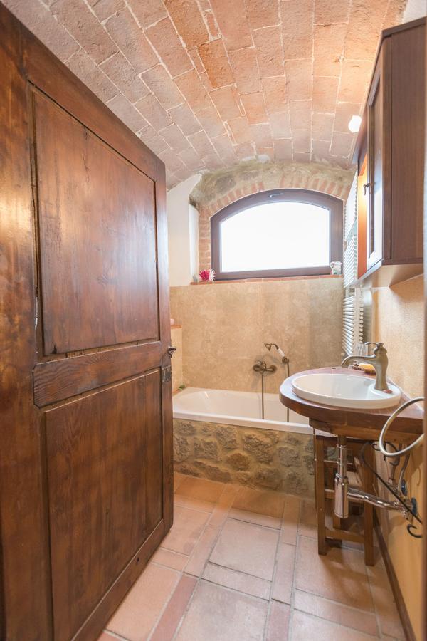 B&B Podere Legnotorto กาสเตลเดลปิอาโน ภายนอก รูปภาพ